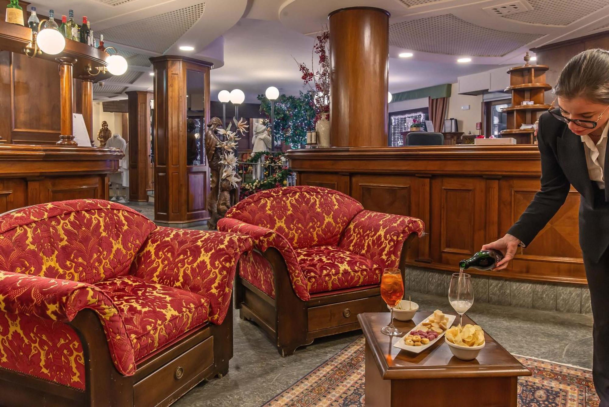 Hotel Relais Du Foyer à Châtillon Extérieur photo