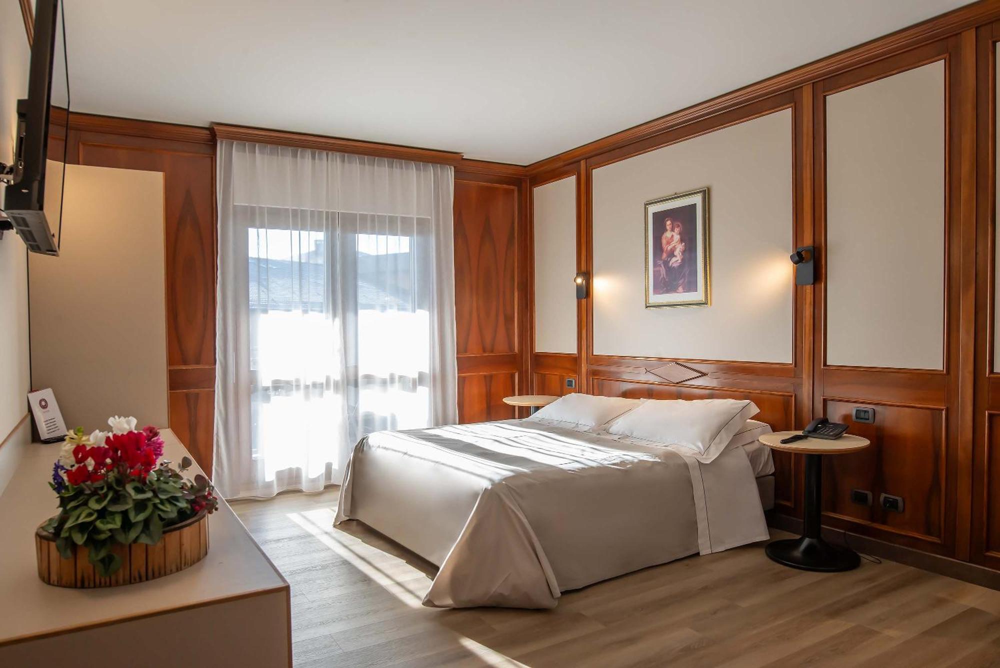 Hotel Relais Du Foyer à Châtillon Extérieur photo