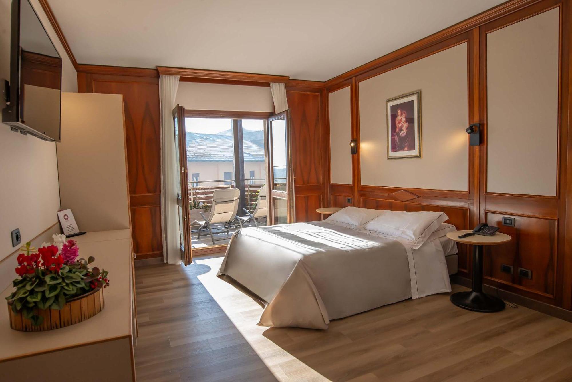 Hotel Relais Du Foyer à Châtillon Extérieur photo