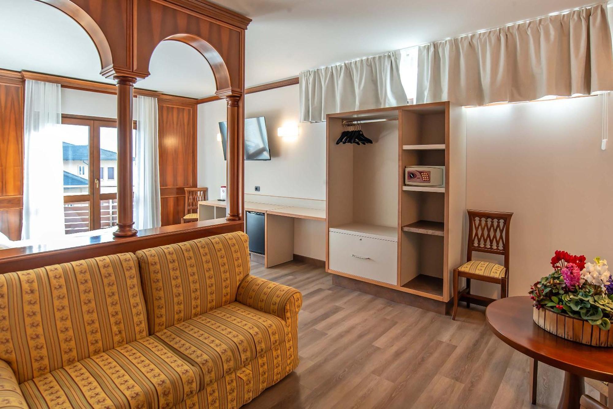 Hotel Relais Du Foyer à Châtillon Extérieur photo